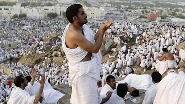 مناسك الحج 2025: دليل شامل خطوة بخطوة للحجاج الجدد والمخضرمين