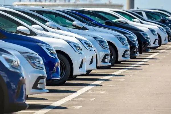 أسعار السيارات في مصر 2025.. التخفيضات الأحدث، السيارات الكهربائية، والتقسيط بدون مقدم