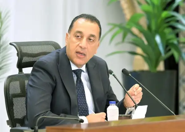 رئيس الوزراء يتفقد ميناء السخنة لمتابعة استعدادات استيراد الغاز الطبيعي وتشغيل 3 سفن تغييز مطلع يوليو