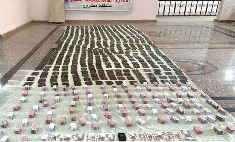 ضبط 500 طربة حشيش و11 ألف قرص ترامادول بحوزة تاجر مخدرات بمطروح